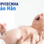 giữ em bé tại tphcm