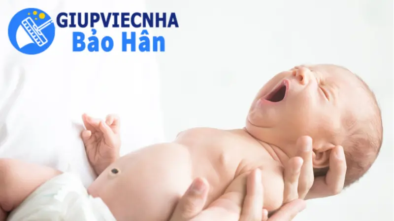 giữ em bé tại tphcm